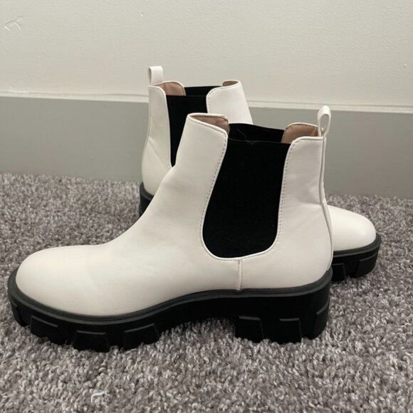 Nasty Gal Chunky White Platform Book - Picture 3 of 7